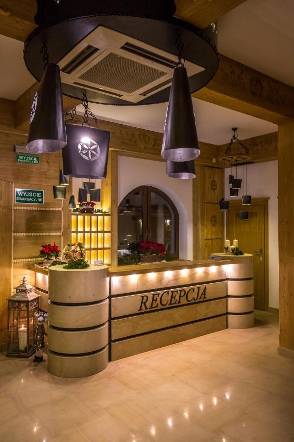 Hotel Carlina Bialka Tatrzanska Buitenkant foto