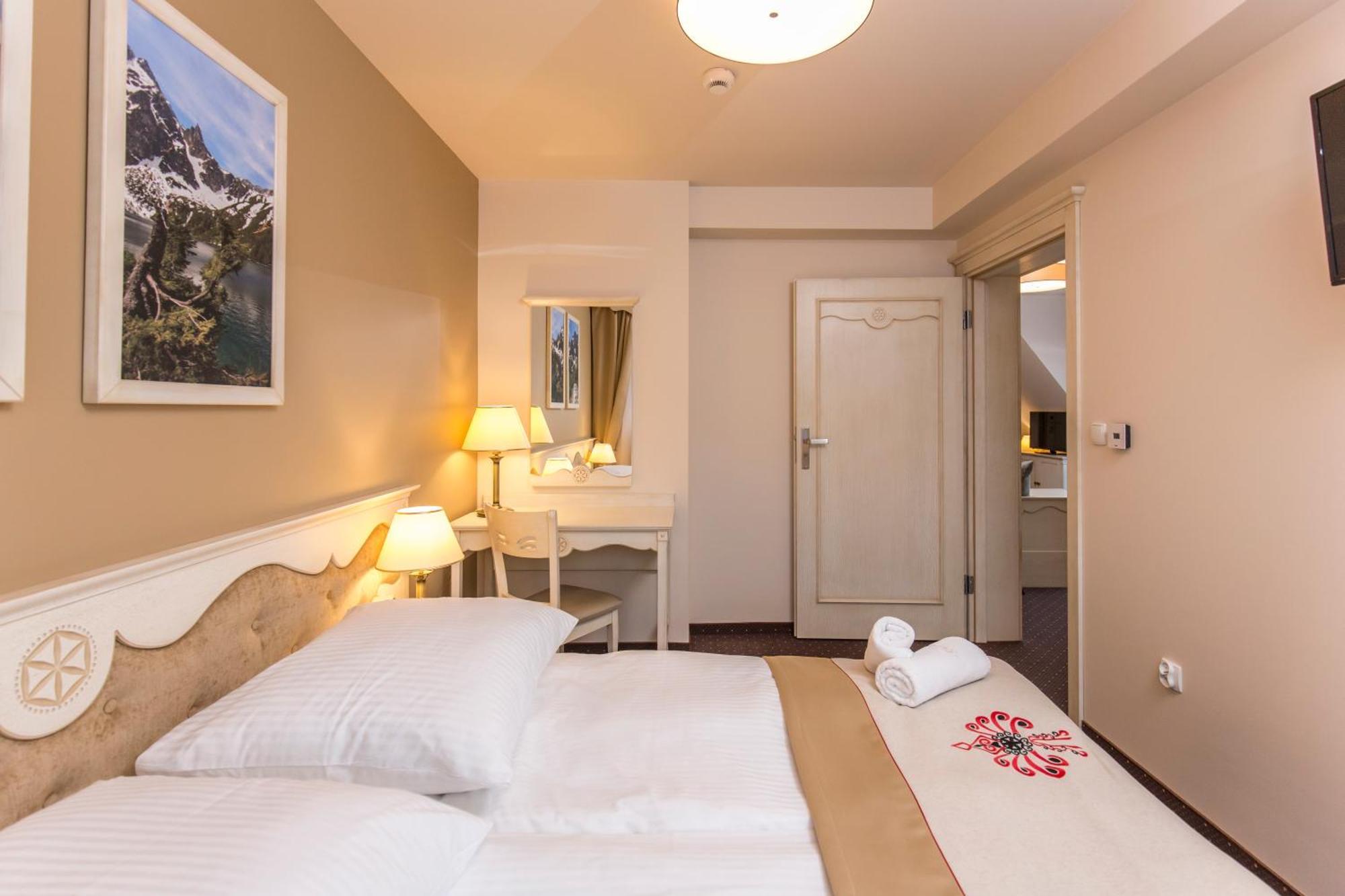 Hotel Carlina Bialka Tatrzanska Buitenkant foto