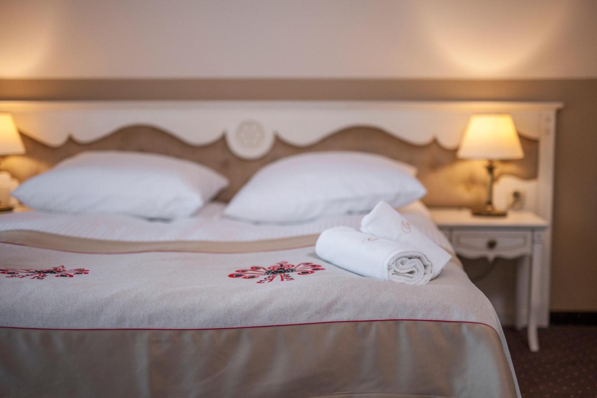 Hotel Carlina Bialka Tatrzanska Buitenkant foto