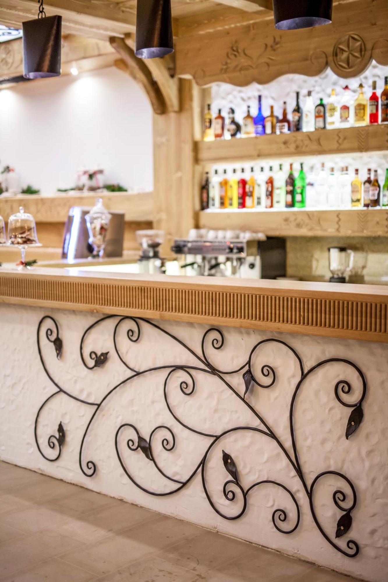 Hotel Carlina Bialka Tatrzanska Buitenkant foto