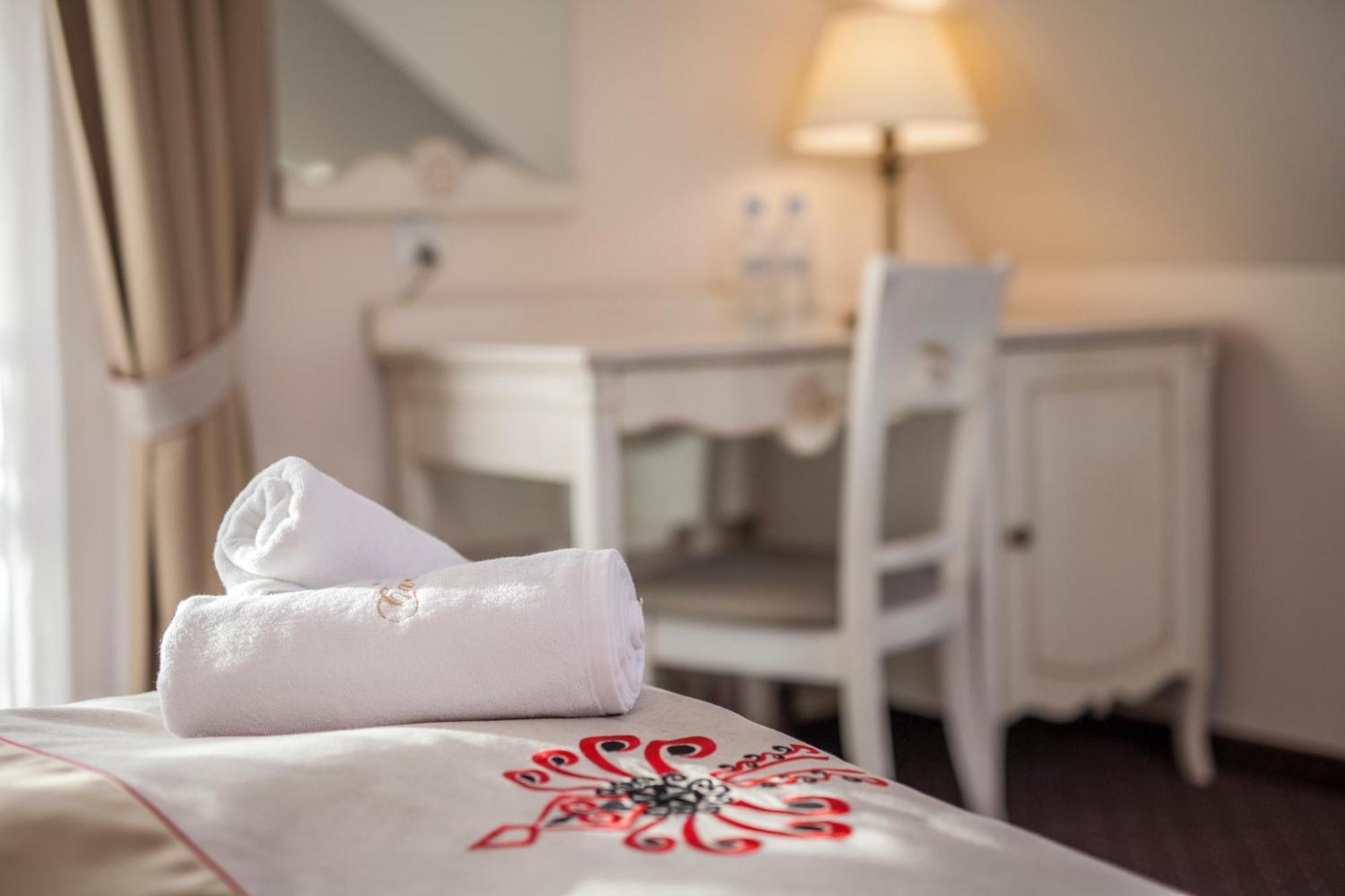 Hotel Carlina Bialka Tatrzanska Buitenkant foto