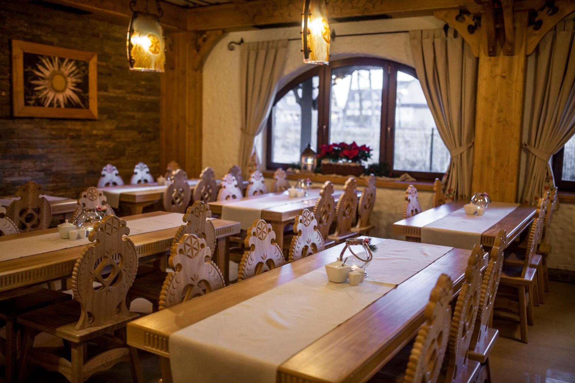 Hotel Carlina Bialka Tatrzanska Buitenkant foto