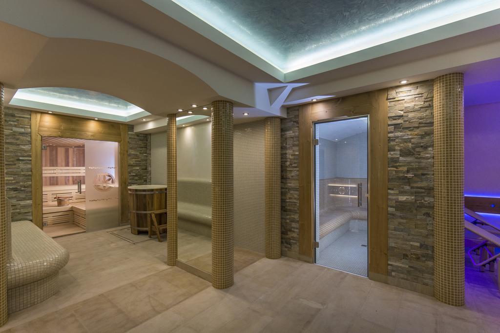 Hotel Carlina Bialka Tatrzanska Buitenkant foto