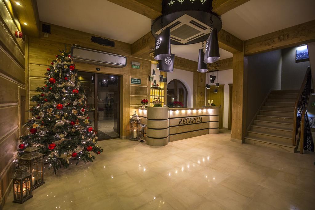 Hotel Carlina Bialka Tatrzanska Buitenkant foto