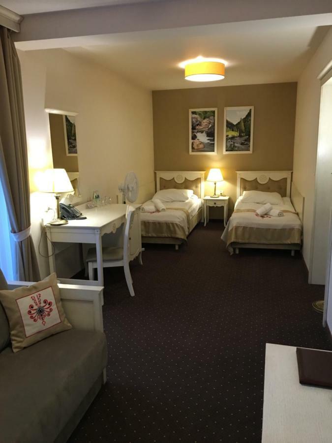 Hotel Carlina Bialka Tatrzanska Buitenkant foto